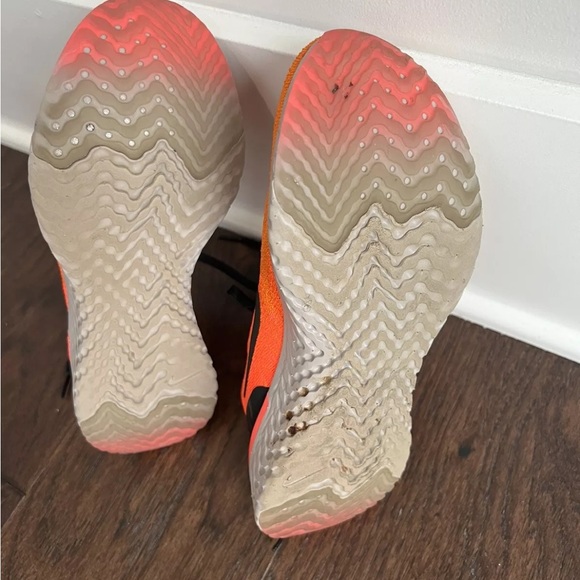 Size 5.5 (Youth) - Nike Epic React Flyknit Low Copper Flash - Picture 5 of 5
